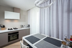 Фотосъемка штор в интерьере кухни. Фотограф Дмитрий Фуфаев.