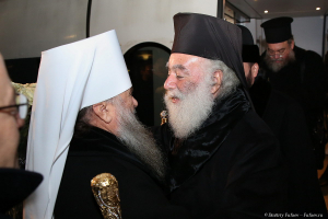 Патриарх Александрийский и всей Африки Феодор II и митрополит  Санкт-Петербургский и Ладожский Варсонофий. Фотограф Дмитрий Фуфаев.