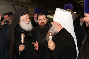 Встреча  Предстоятеля Александрийской Православной Церкви на Московском вокзале.  На фото Патриарх Александрийский и всей Африки Феодор II и митрополит Санкт-Петербургский и Ладожский Варсонофий. Фотограф Дмитрий Фуфаев.