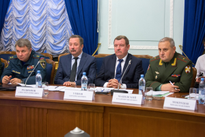 На заседании Совета при полномочном представителе Президента. Фотограф на деловое мероприятие Дмитрий Фуфаев.