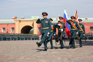 В Петербурге на Соборной площади 16 июня 2018 года. Фотограф Дмитрий Фуфаев.