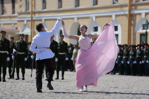 Выпуск слушателей Военной академии материально-технического обеспечения имени генерала армии А.В.Хрулева и Санкт-Петербургского кадетского военного корпуса Министерства обороны Российской Федерации. Фотограф Дмитрий Фуфаев.