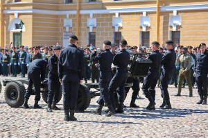 Выпускной Военной академии материально-технического обеспечения имени генерала армии А.В.Хрулева и Санкт-Петербургского кадетского военного корпуса Министерства обороны Российской Федерации на Соборной площади. Фотограф на выпускной Дмитрий Фуфаев.