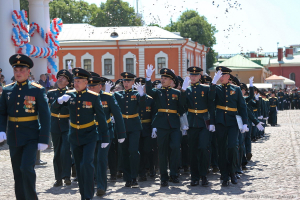 Выпускной Военной академии материально-технического обеспечения имени генерала армии А.В.Хрулева и Санкт-Петербургского кадетского военного корпуса Министерства обороны Российской Федерации на Соборной площади. Фотограф на выпускной Дмитрий Фуфаев.