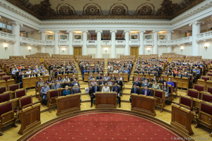 Групповой портрет сотрудников МПА СНГ в Таврическом дворце. Фотограф Дмитрий Фуфаев.