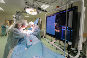 В операционной. Репортаж о клинике. Фотограф Дмитрий Фуфаев.