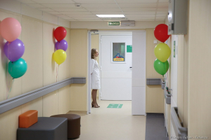 В поселке Песочный, в Санкт-Петербургском клиническом научно-практическом центре специализированных видов медицинской помощи, открылось детское онкологическое отделение. Фотограф Дмитрий Фуфаев.