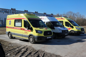 Кареты скорой помощи НИИ им. Джанелидзе.  Фотограф Дмитрий Фуфаев.