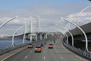 Открытие в Петербурге  VII фестиваля St. Petersburg Harley Days.  Колонна мотоциклистов  на ЗСД, участникам были показаны новые архитектурные доминанты: стадион «Санкт-Петербург», на котором проходил Международный чемпионат FIFA 2018, башня «Лахта центр», пассажирский порт «Морской Фасад». Фото Дмитрия Фуфаева.