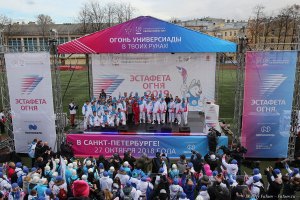 Групповой портрет на память. Эстафета огня в городе на Неве. Фотограф на мероприятие Дмитрий Фуфаев. Групповой портрет на память. Эстафета огня в городе на Неве. Фотограф на мероприятие Дмитрий Фуфаев.