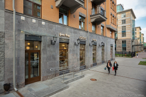 Экстерьер салона красоты.  Фотограф Дмитрий Фуфаев.