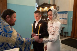 Таинство обручения. Фотограф на венчание Дмитрий Фуфаев.