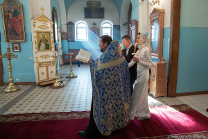 Таинство венчания Дмитрия и Марины. Фотограф на венчание Дмитрий Фуфаев.