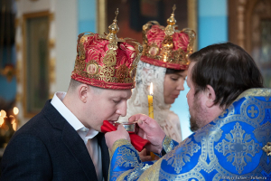 Таинство Венчания в храме Зеленогорска. Фотограф на венчание Дмитрий Фуфаев.
