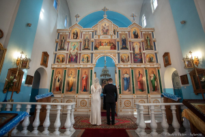 Таинство Венчания в храме Зеленогорска. Фотограф на венчание Дмитрий Фуфаев.