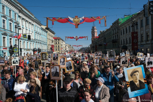 9 мая 2019 год. День победы. Бессмертный полк идет по Невскому проспекту. 9 мая 2019 год. День победы. Бессмертный полк идет по Невскому проспекту.