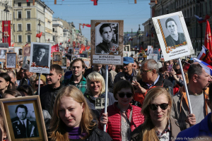 Бессмертный полк Санкт-Петербург 2019. Невский проспект. Фотограф Дмитрий Фуфаев.