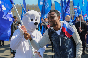 Вячеслав Серафимович  Макаров российский политик, председатель Законодательного собрания Санкт-Петербурга, член политической партии «Единая Россия». 9 мая. День Победы. Бессмертный полк Санкт-Петербург. Невский проспект. Фотограф Дмитрий Фуфаев.