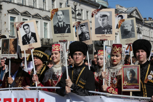 Бессмертный полк 2019 по Невскому проспекту. Санкт-Петербург. Фотограф Дмитрий Фуфаев.