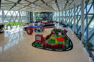 Холл первого этажа. Игора драйв - фотосъемка уникального спортивно-развлекательного комплекса. Фотограф Дмитрий Фуфаев.