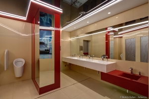 Туалетные комнаты Игора драйв. Фотограф Дмитрий Фуфаев.