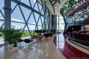 Холл первого этажа. Интерьерная фотосъемка комплекса Игора драйв. Фотограф Дмитрий Фуфаев.