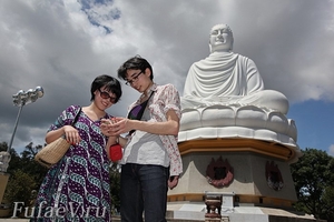 Зима. Байкал. Старинный сибирский поселок Листвянка. Зимний день на озере Байкал. Фотограф Дмитрий Фуфаев.
