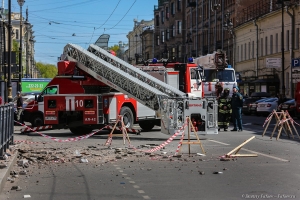 Обрушились балконы на Кирочной улице в Санкт-Петербурге. Фотограф Дмитрий Фуфаев.