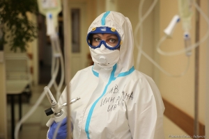 Портрет Ирины Ивановны Ершовой  в красной зоне. Больница Семашко COVID19. Фоторепортаж Дмитрий Фуфаев июнь 2020.