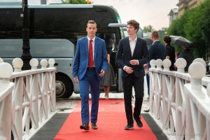 Фотосъемка выпускного 21 июня 2019 года Фрегат Благодать. Красная дорожка.  Фотограф Дмитрий Фуфаев.