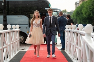 Фотосъемка выпускного 21 июня 2019 года Фрегат Благодать. Красная дорожка.  Фотограф Дмитрий Фуфаев.