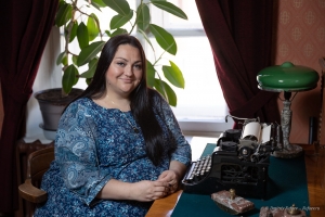 Вера Михайловна правнучка писателя Михаила Зощенко. Женский портрет.