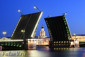 Иркутск. Вид на Собор Богоявления, одно из старейших каменных зданий Иркутска. Собор основан в 1693 году.  Фото Дмитрия Фуфаева.