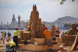 05.07.12г Санкт-Петербург. В посёлке Песочное, ССК 