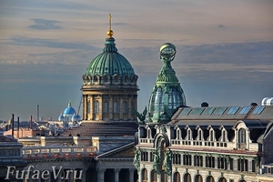 Групповой портрет во время танцев на корпоративном празднике. Фотограф  на корпоративный праздник Дмитрий Фуфаев. Заказать фотографа  тел.8-911-008-22-13.
