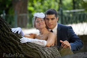 Фото Танцующие пары на  корпоративном празднике. Фотограф  на корпоративный праздник Дмитрий Фуфаев. Заказать фотографа  тел.8-911-008-22-13.