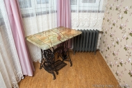 Фото Столик  в интерьере комнаты- мрамор Forest Green Интерьерный фотограф Дмитрий Фуфаев
