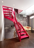 Фотосъемка лестниц, фото красной лестницы, деревянная лестница в интерьере