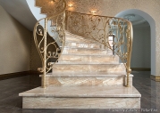 Лестница в интерьере, мрамор Breccia Sardo, фотосъемка летниц, лестница из натурального камня