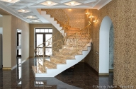 Лестницы в интерьере, мрамор Breccia Sardo, мраморная лестница,фотосъемка лестниц в интерере, лестница из натурального камня
