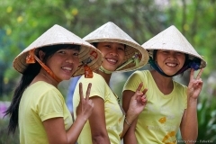 Три девицы -  вьетнамские девушки фото Мунье. Вьетнам