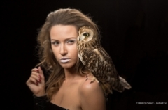 Женский портет с совой, студийная фотосъемка в Санкт-Петербурге