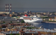 Океанический лайнер на Неве, морской порт Санкт-Петербурга, вид города с птичьего полета, фотограф в СПб