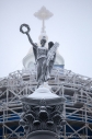 Колонна славы, статуя Ники зимой фото Дмитрия Фуафева