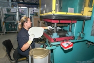 Репортажная фотосъемка завода, производство стиральных машин фото