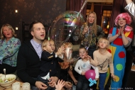 Мыльные пузыри радость для детей и взрослых. Фотограф на День Рождения Дмитрий Фуфаев.