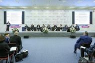 Президиум пленарного заседания. Фотограф на мероприятие Дмитрий Фуфаев.