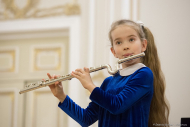 фото Отчетный концерт ДМШ 31 в Филармонии. Игра на флейте. Фотограф на концерт Дмитрий Фуфаев.