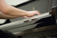 Игра на рояле. Выступление на отчетном концерте  ДМШ № 31 в малом зале Филармонии. Фотограф на концерт Дмитрий Фуфаев.