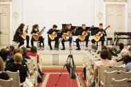 фото Ансамбль гитаристов на сцене малого зала Филармонии. Фотограф на концерт Дмитрий Фуфаев.